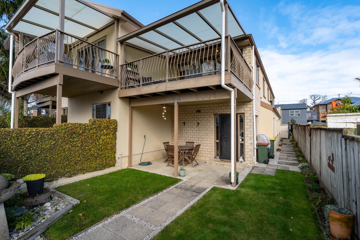 1211C Victoria Street, Whitiora, Hamilton - Carousel 1