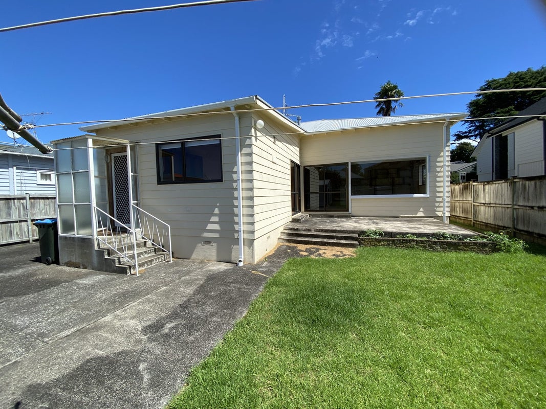 43 Tawera Road, Greenlane, Auckland - Carousel 2