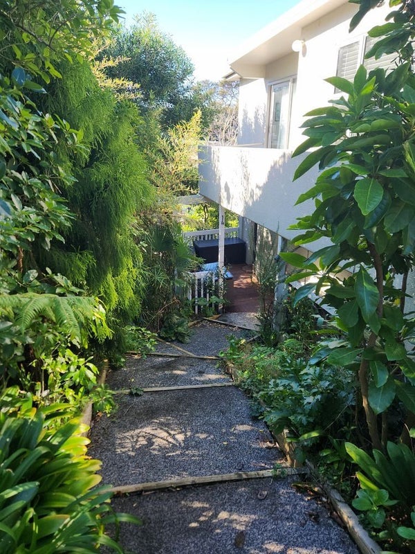 14/18 Parr Terrace, Castor Bay, Auckland - Carousel 2