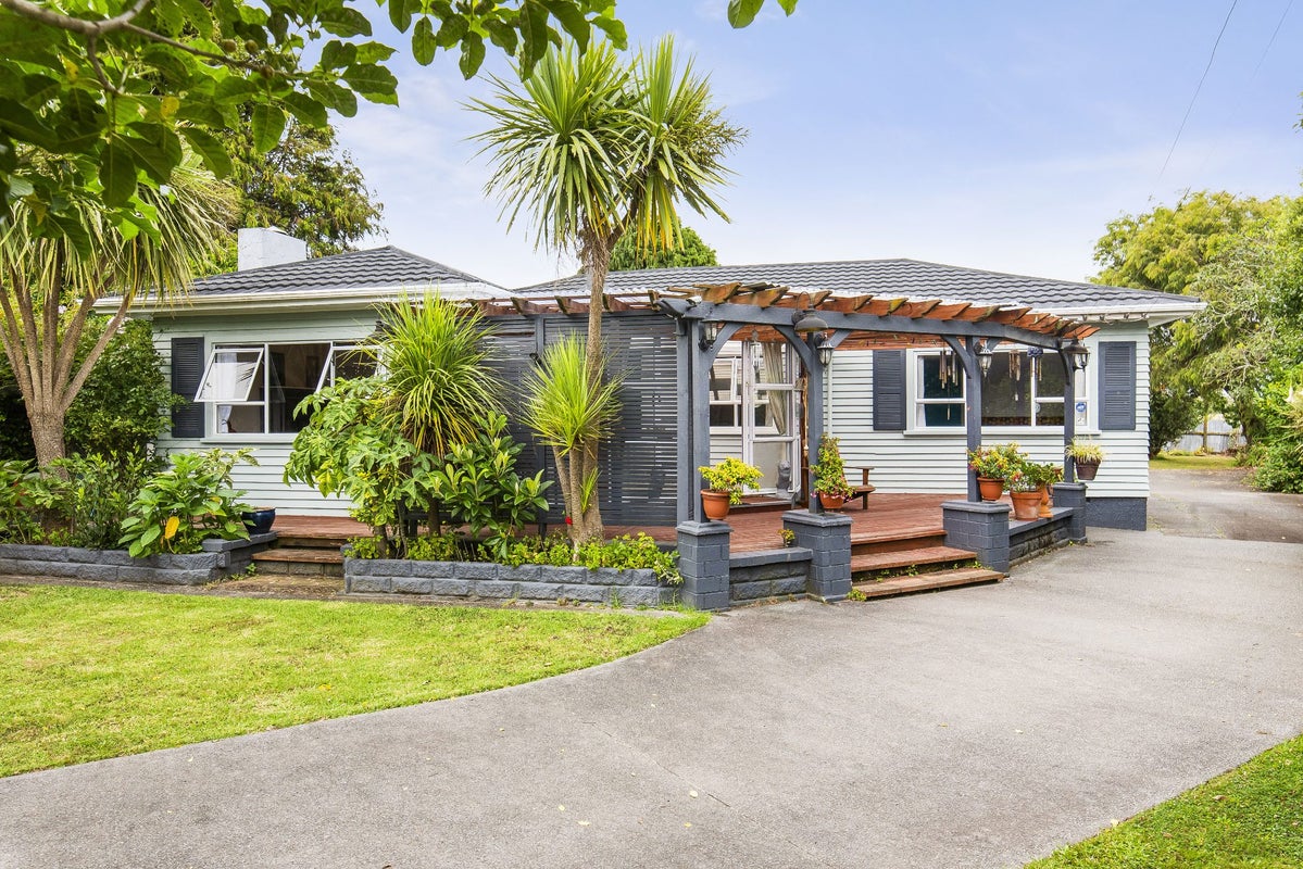 13 Te Horo Beach Road, Te Horo, Otaki - Carousel 1