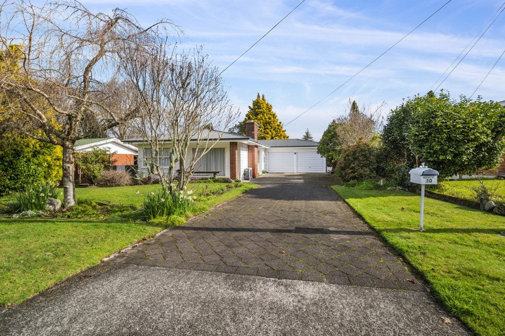 10 Kauri Street, Hillcrest, Rotorua - Carousel 2