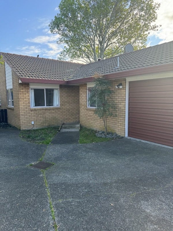 240B Te Atatu Road, Te Atatu South, Auckland - Carousel 1