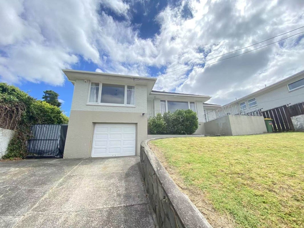 40 Angelo Avenue, Howick, Auckland - Carousel 1