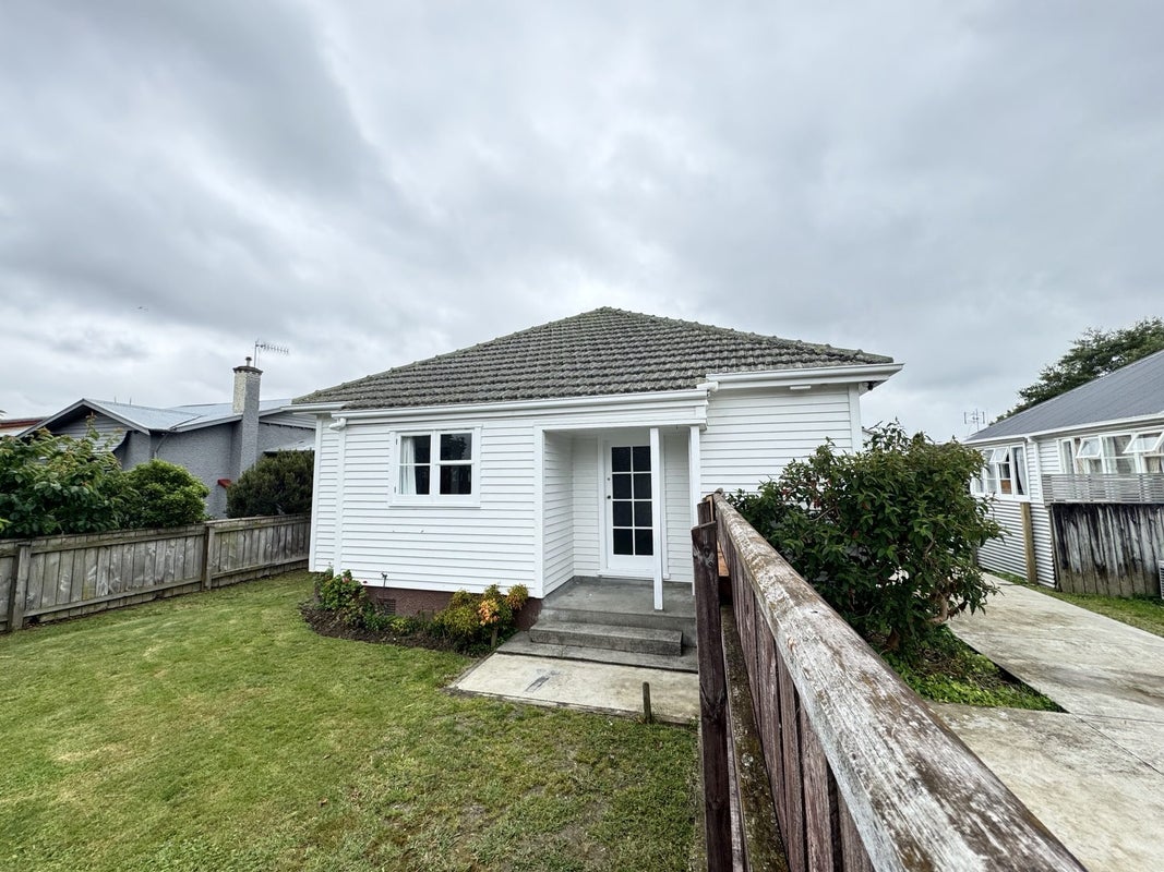 12 Kauri Street, Roslyn, Palmerston North - Carousel 1