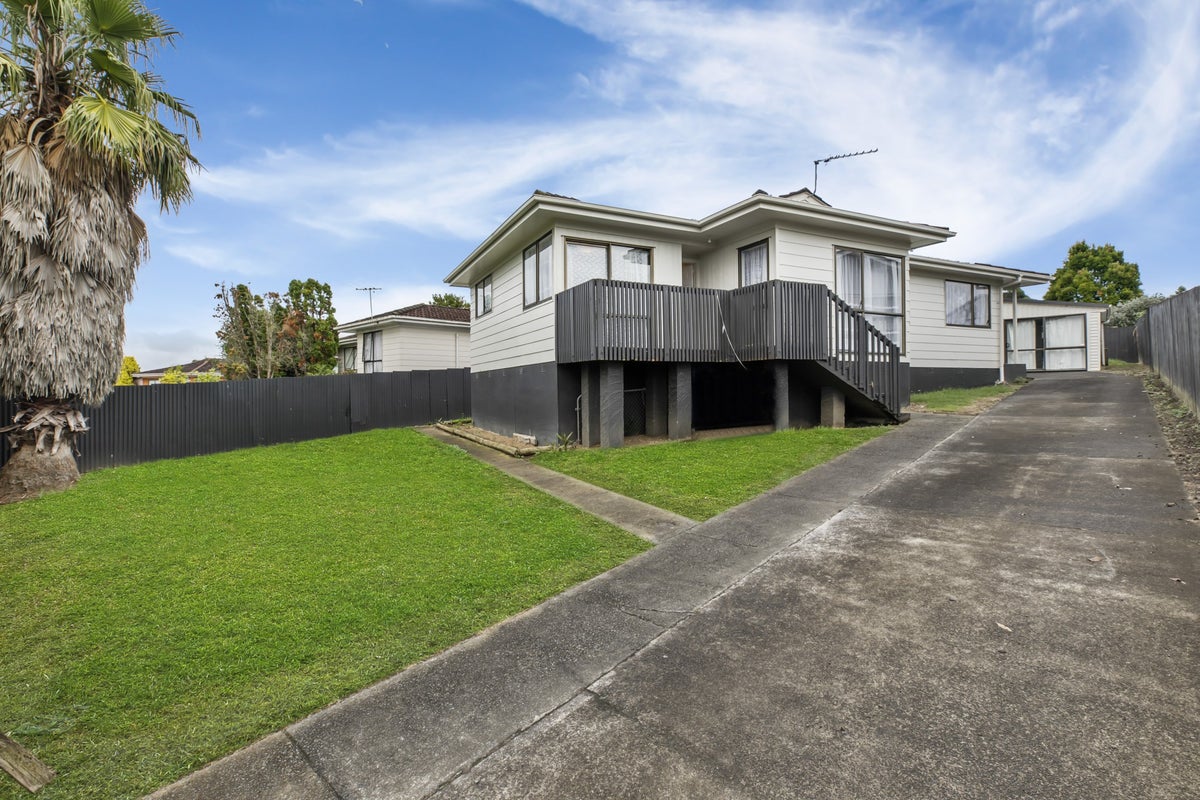 12 Hoturoa Place, Manurewa, Auckland - Carousel 1