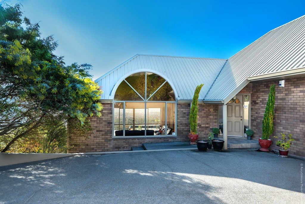 3 Harry Ell Drive, Cashmere, Christchurch - Carousel 1