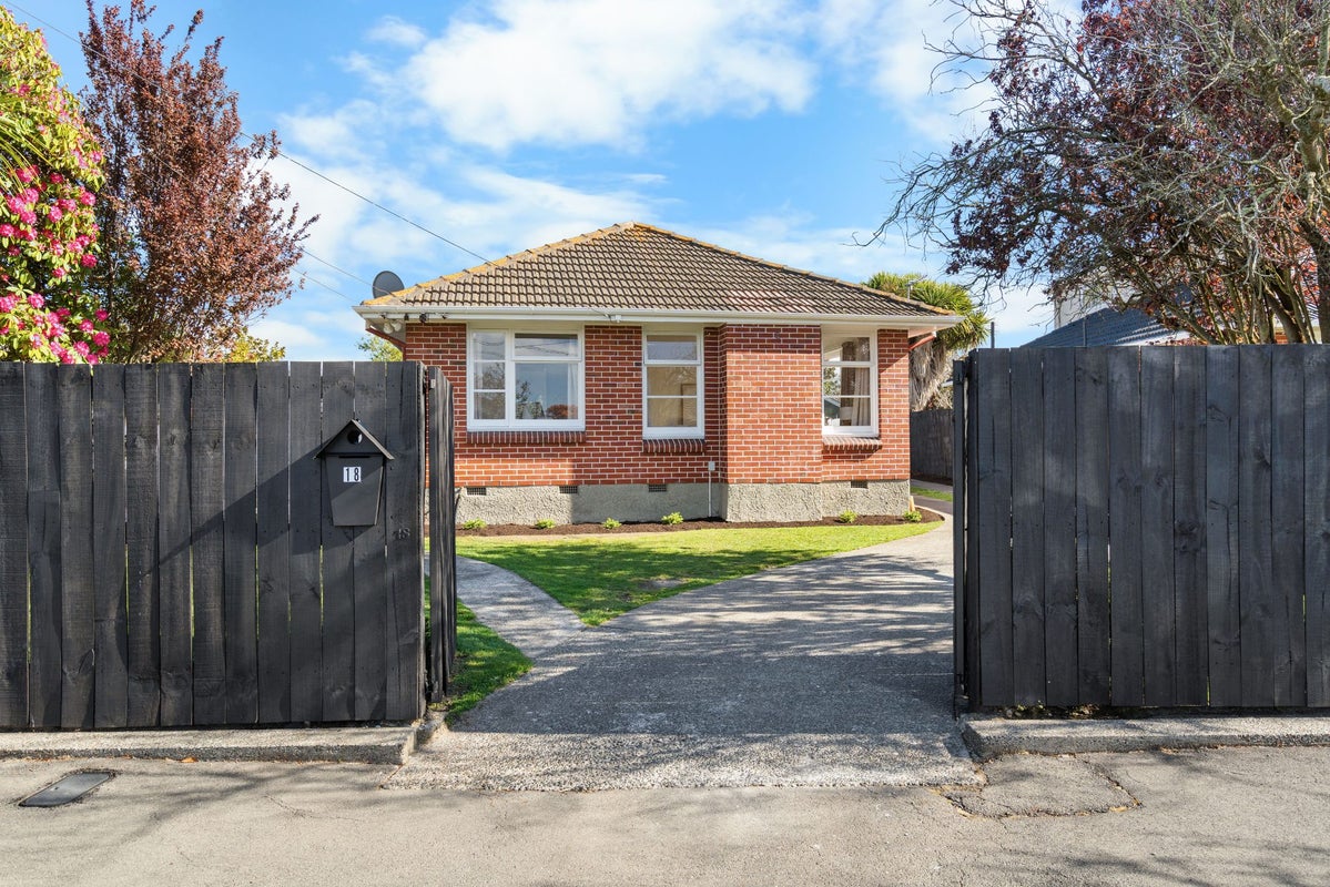 18 Appleby Crescent, Burnside, Christchurch - Carousel 2