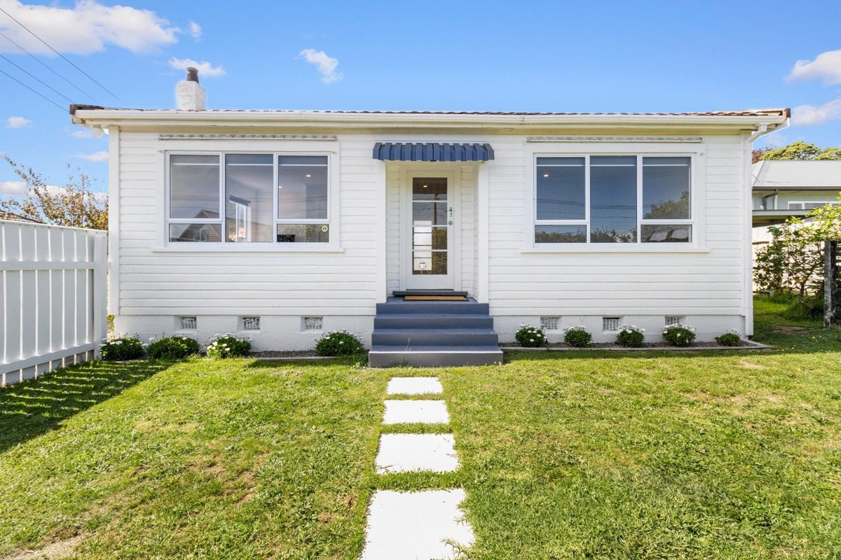 401 Carrington Street, Upper Vogeltown, New Plymouth - Carousel 2
