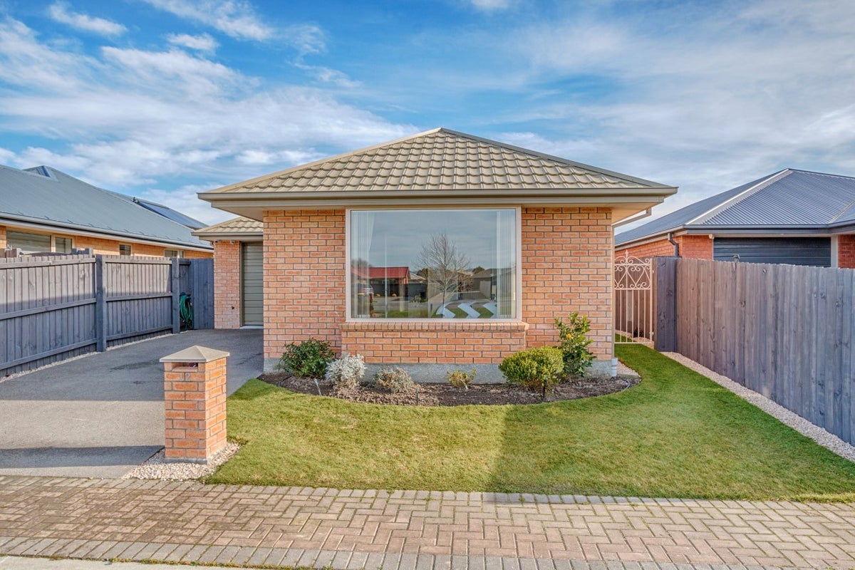 12 Bowmore Lane, Broomfield, Christchurch - Carousel 2
