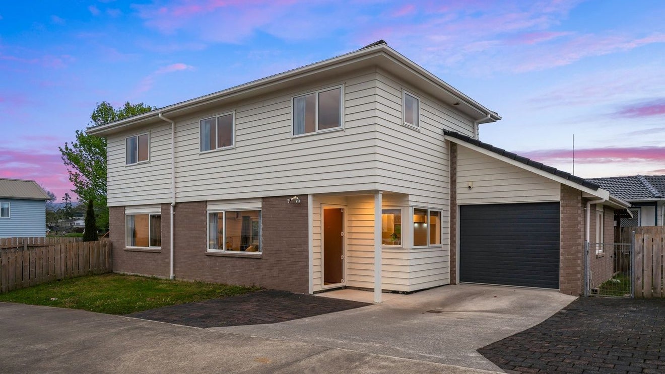 19 Waitoro Lane, Henderson, Auckland - Carousel 1