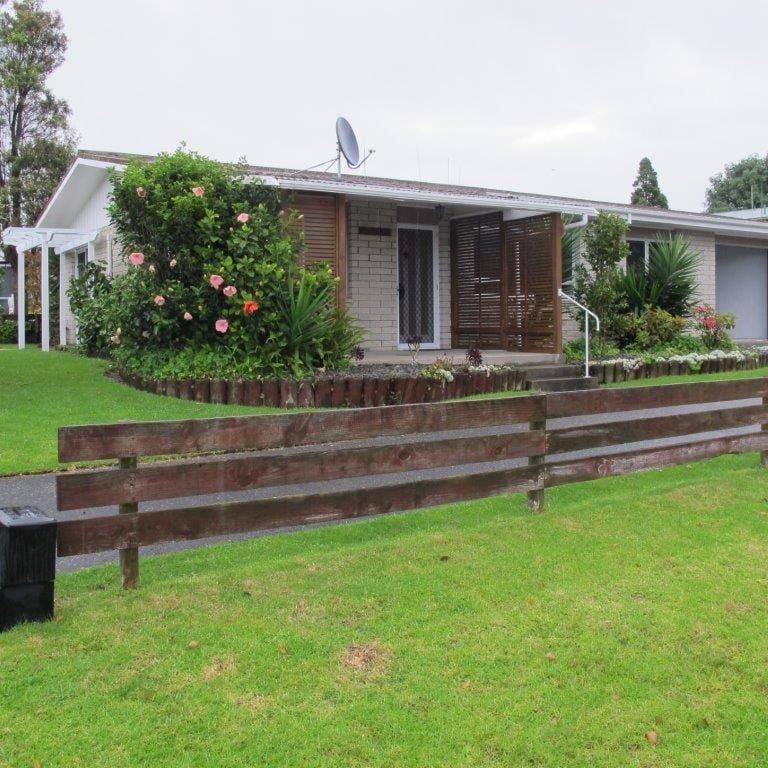 16 Linklater Avenue, Bellevue, Tauranga - Carousel 1