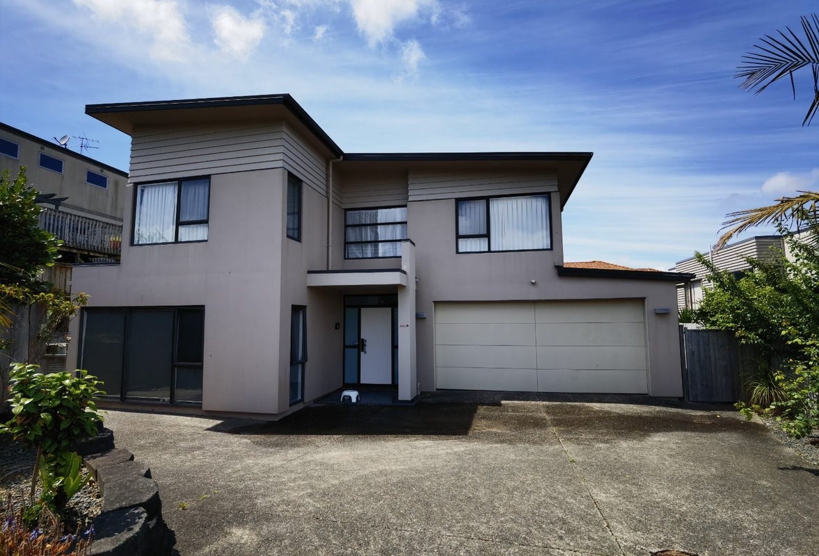 4 Hornbill Drive, Fairview Heights, Auckland - Carousel 1