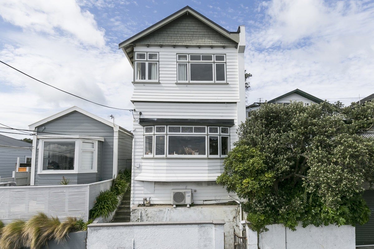 15 Bidwill Street, Mount Cook, Wellington - Carousel 1