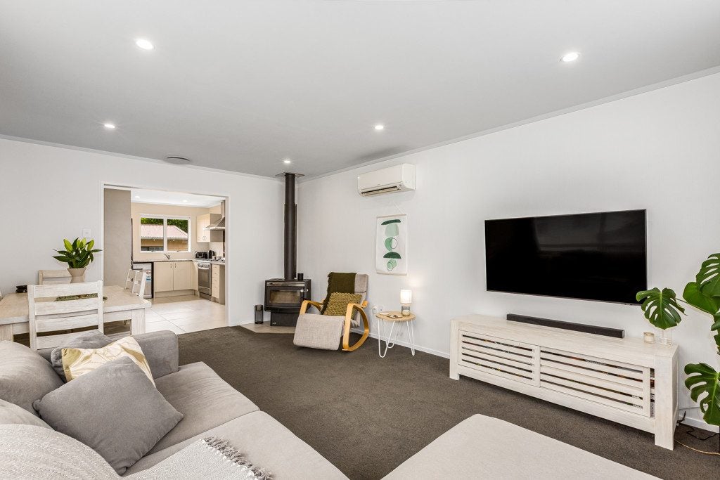 15 Stockdale Street, Wainuiomata, Lower Hutt - Carousel 2