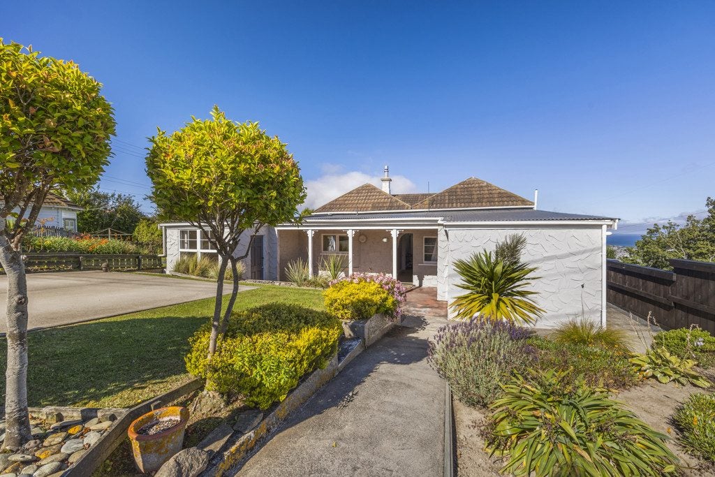 221 Elgin Road, Balaclava, Dunedin - Carousel 1