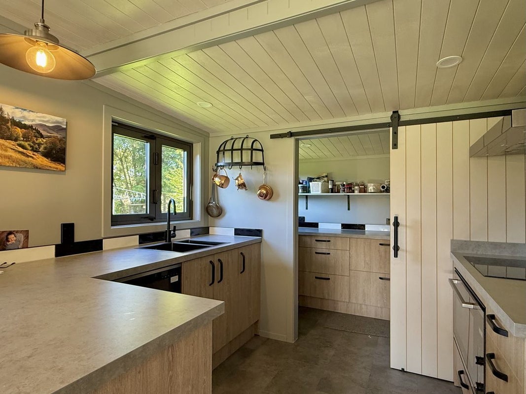 22 Reid Road, Oamaru - Carousel 2