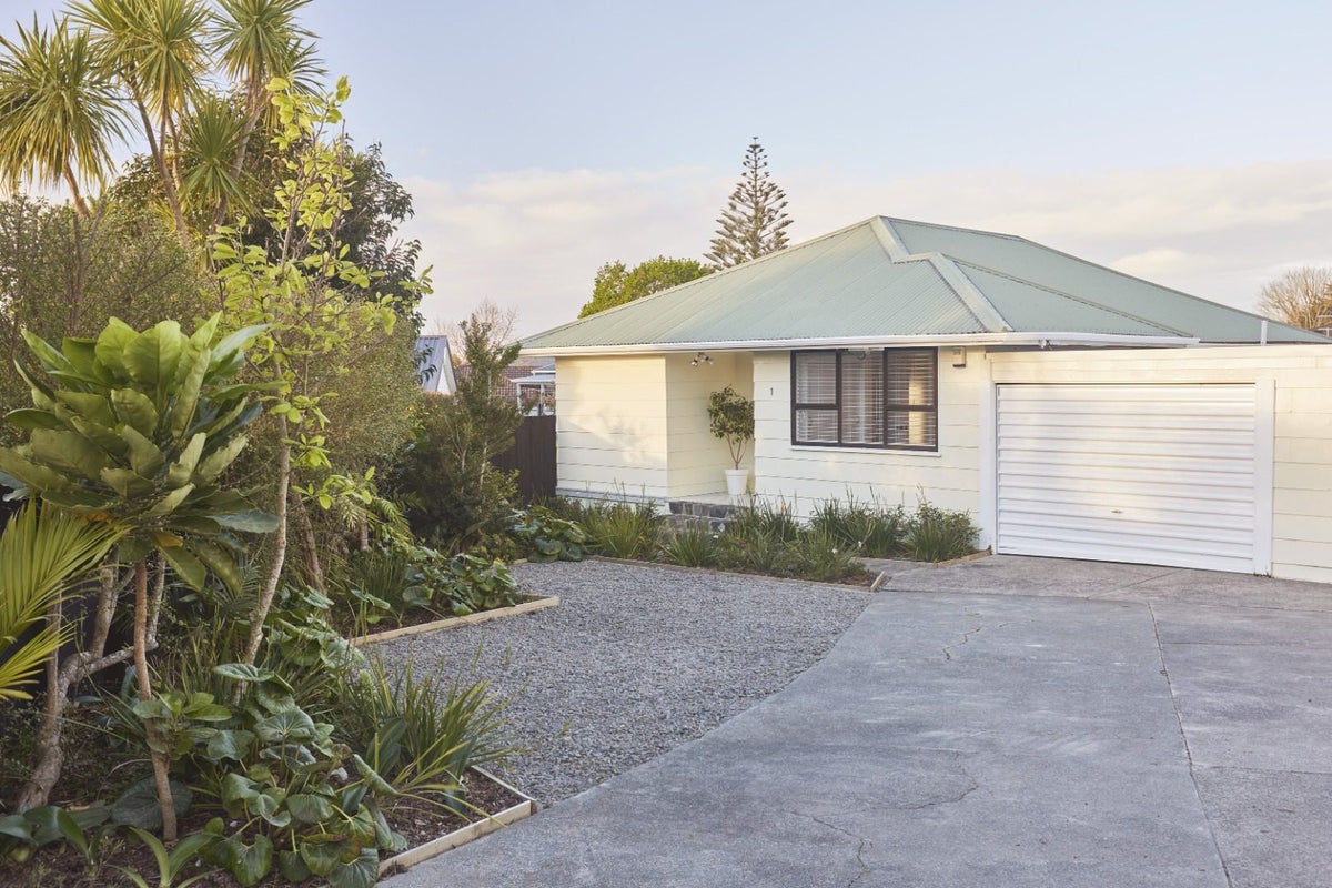 1/55 Mcleod Road, Te Atatu South, Auckland - Carousel 1