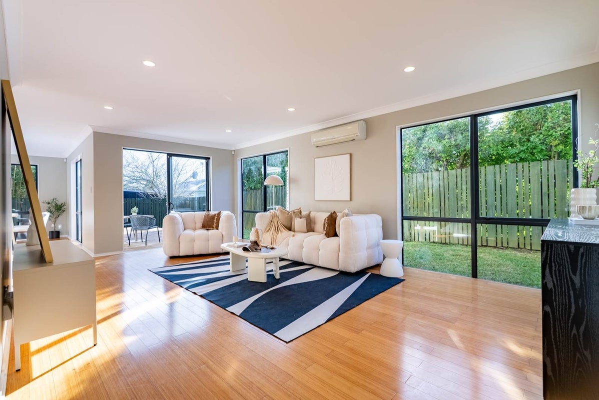 18A Enderby Drive, Te Atatu Peninsula, Auckland - Carousel 2