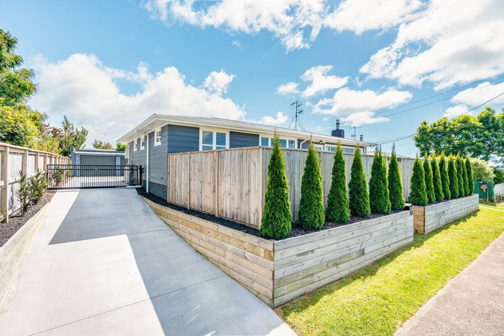 82 Kingswood Road, Brookfield, Tauranga - Carousel 1