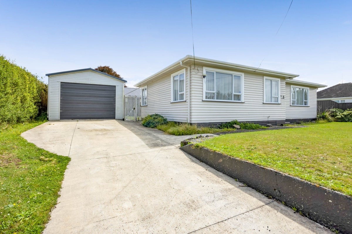 28 Celia Street, Stratford - Carousel 2