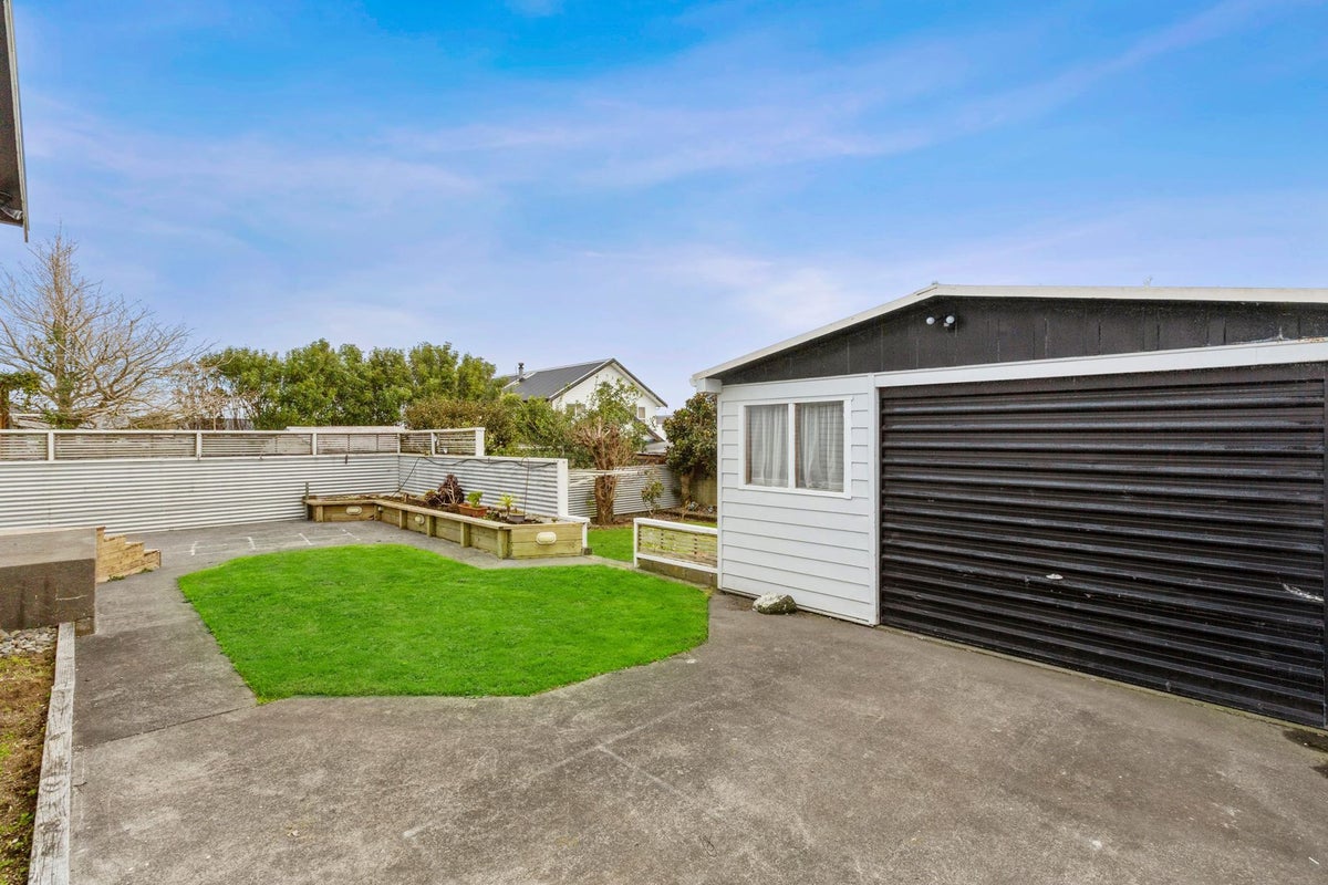 85 Clemow Road, Fitzroy, New Plymouth - Carousel 12