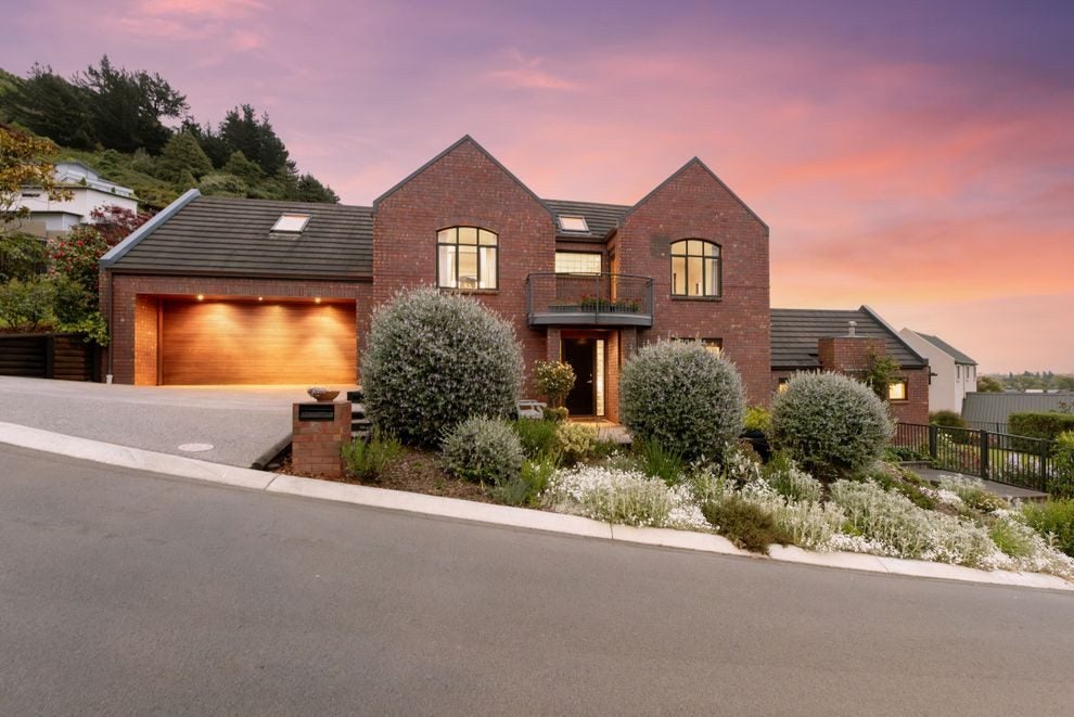 2 Emerald Lane, Cashmere, Christchurch - Carousel 1