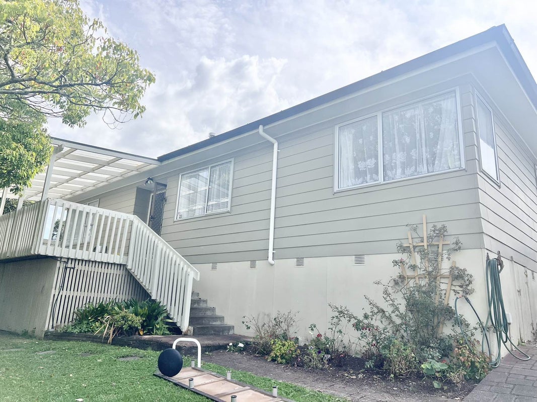 2 Cushla Place, Massey, Auckland - Carousel 2