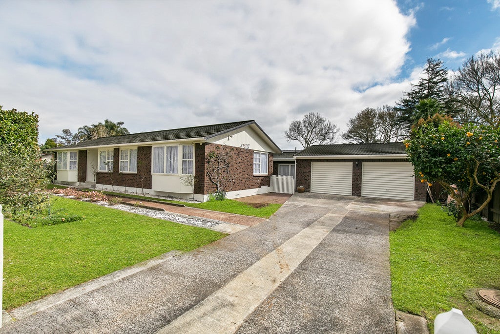 2 Kamulla Court, Conifer Grove, Takanini - Carousel 2