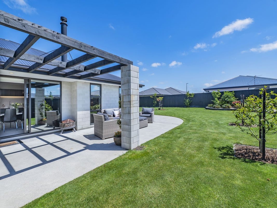 11 Florence Drive, Lincoln, Lincoln - Carousel 2