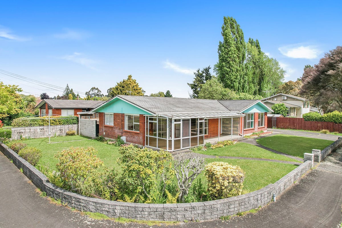 2 Olympia Place, Riverlea, Hamilton - Carousel 1