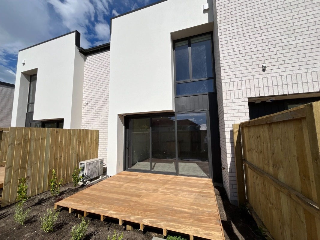 2/200 Lyttelton Street, Spreydon, Christchurch - Carousel 1