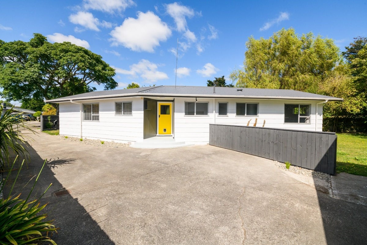 8 Spilman Place, Awapuni, Palmerston North - Carousel 2