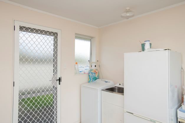 38 Potae Avenue, Lytton West, Gisborne - Carousel 13