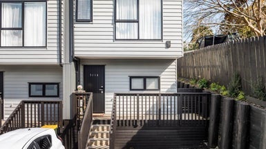 3/1B Tacitus Place, Totara Vale, Auckland - Carousel 1