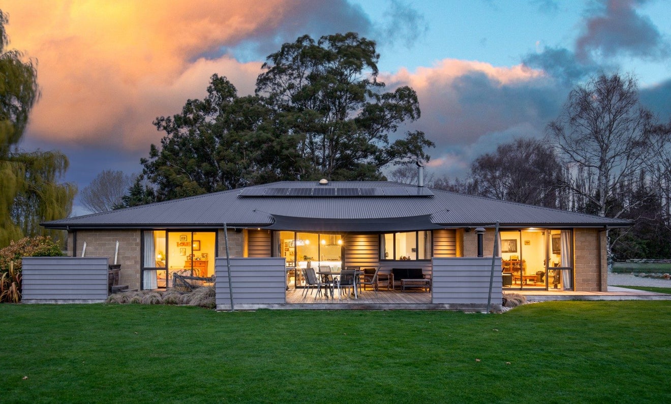 22 Young Crescent, Drury, Drury - Carousel 1