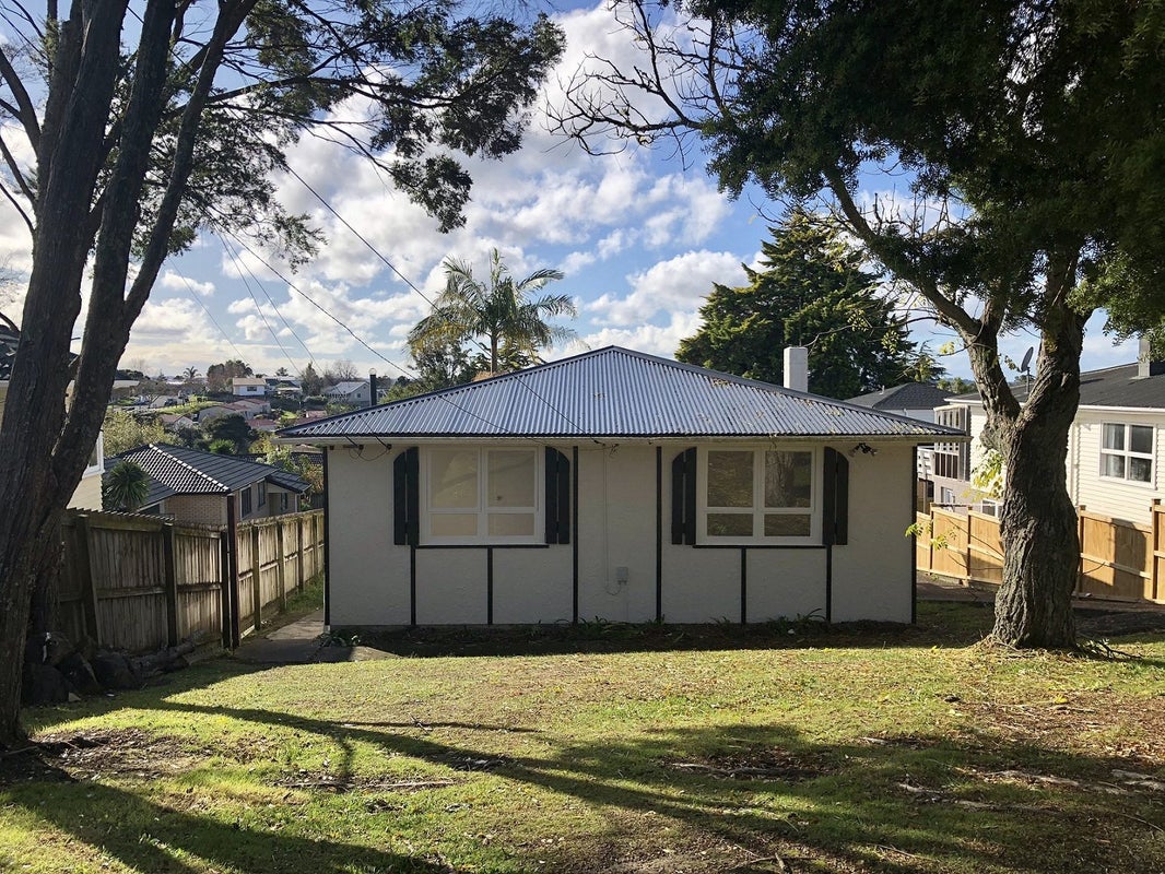 3 Christina Avenue, Te Atatu South, Auckland - Carousel 2