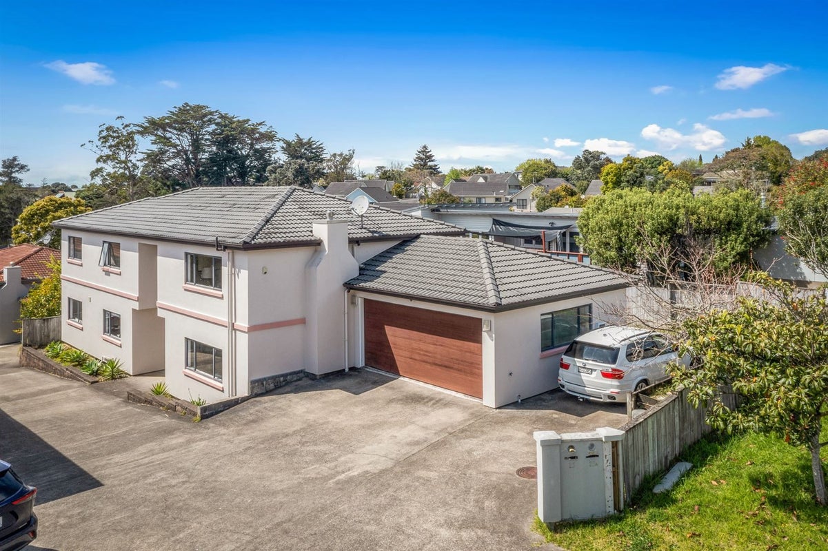 25A Aorangi Place, Birkenhead, Auckland - Carousel 1