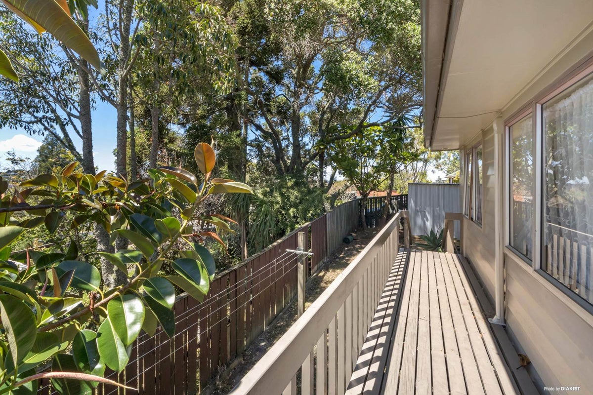 85A Stottholm Road, Titirangi, Auckland - Carousel 1
