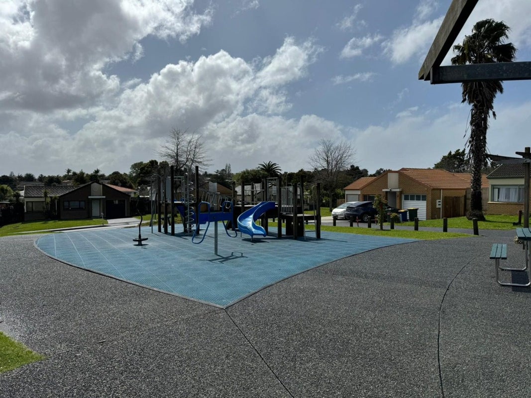13 Blueridge Close, Sunnyvale, Auckland - Carousel 17