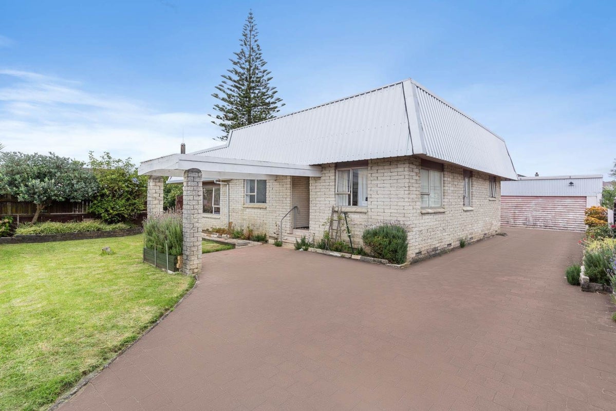 15 Paton Avenue, Papatoetoe, Auckland - Carousel 2