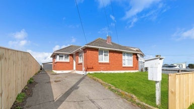 60 Matipo Street, Castlecliff, Whanganui - Carousel 1