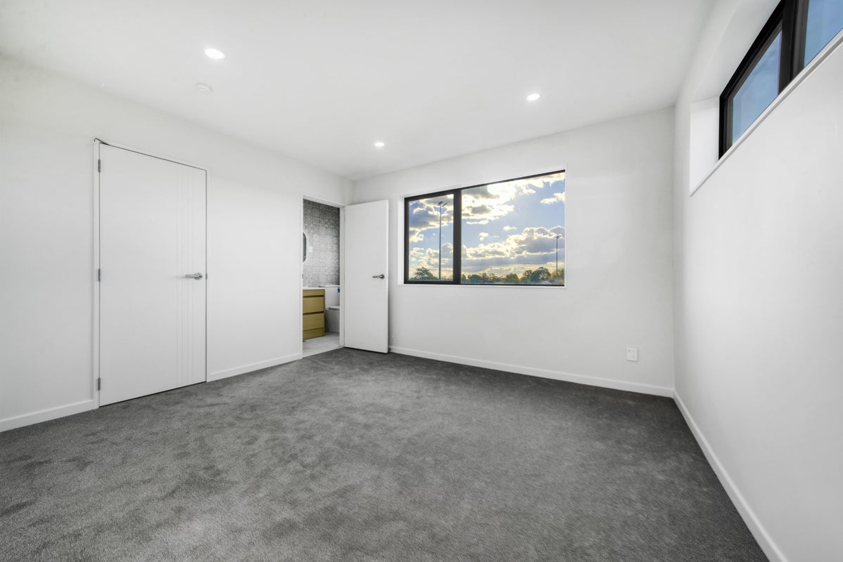 16 Anglers Way, Wattle Downs, Auckland - Carousel 15