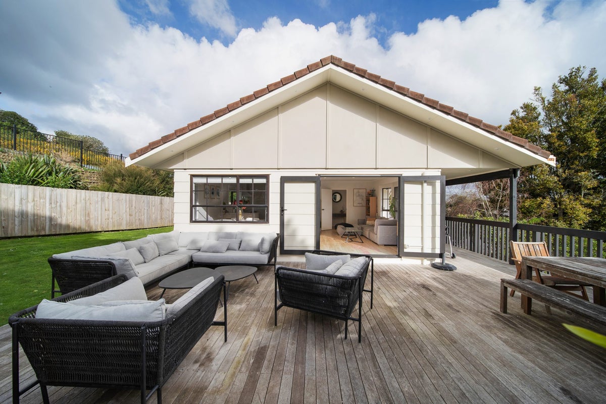 6 Crestlands Place, Papakura, Papakura, Auckland - Carousel 2