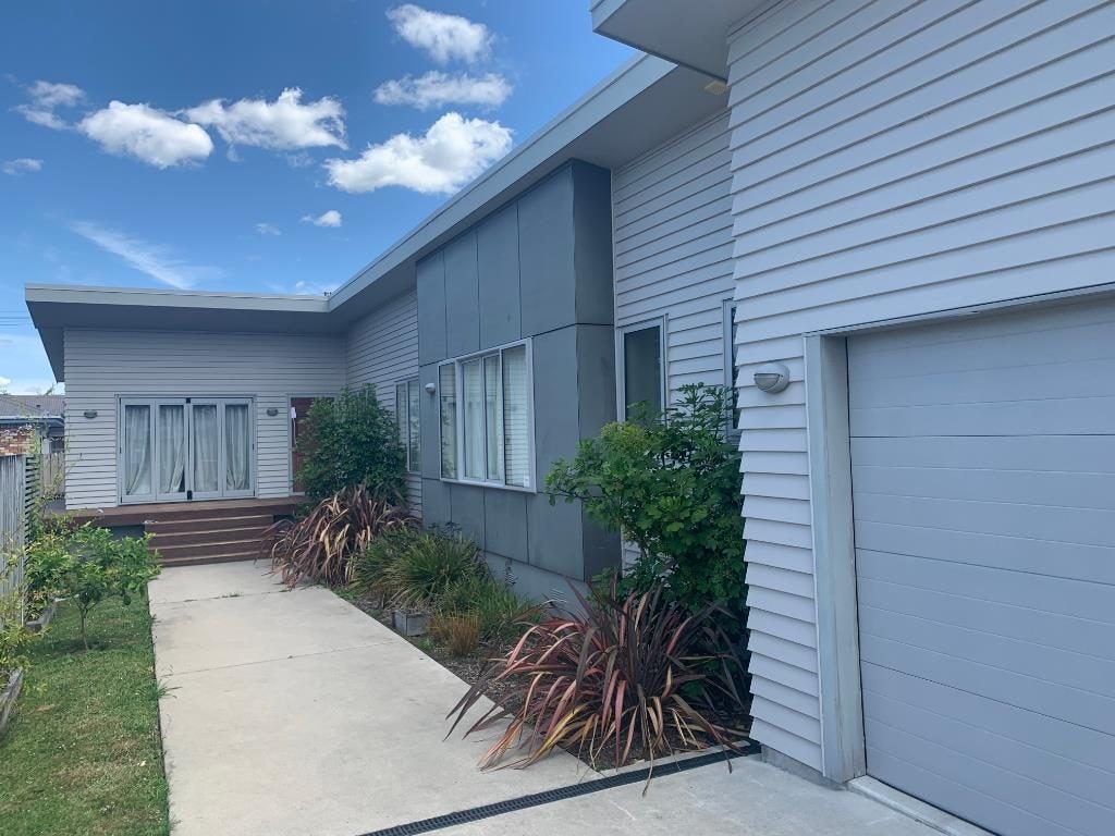 89A Fox Street, Hamilton East, Hamilton - Carousel 13