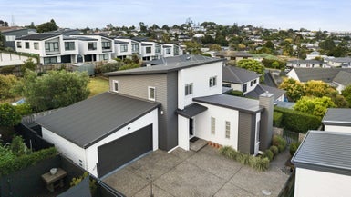 20A Elliot Street, Howick, Auckland - Carousel 1
