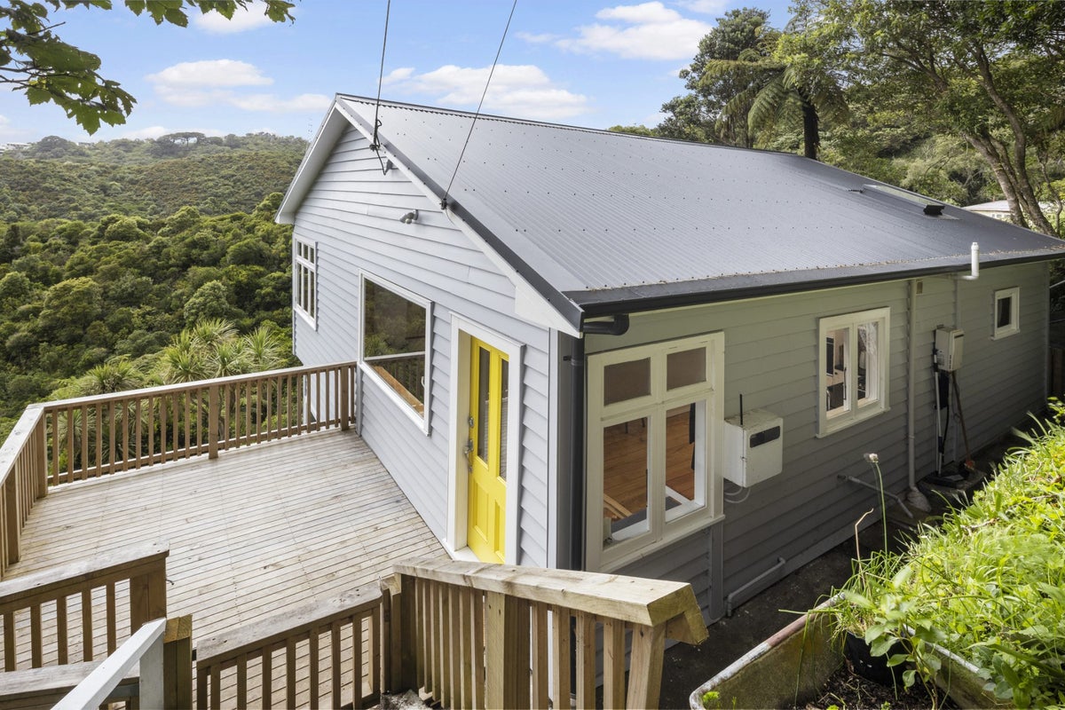 63 Mount Pleasant Road, Aro Valley, Wellington - Carousel 1
