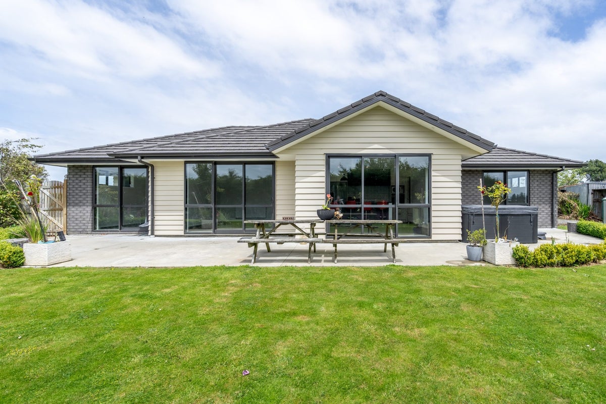 237 Steel Road, Lorneville, Invercargill - Carousel 1