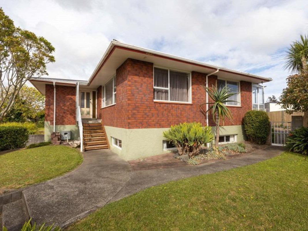 6 Harriet Place, Spotswood, New Plymouth - Carousel 2
