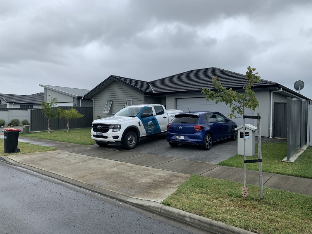 32 Hurunui DR, MEEANEE, NAPIER - Carousel 1