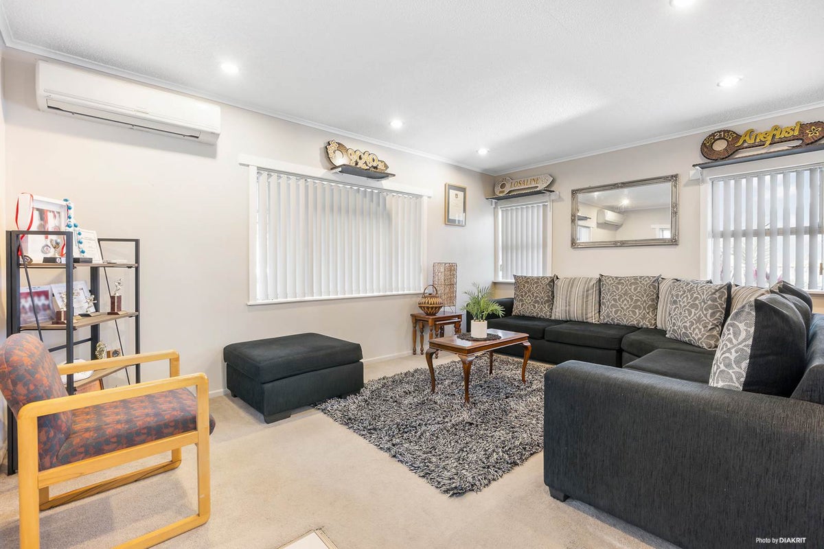71 Russell Road, Manurewa, Auckland - Carousel 2